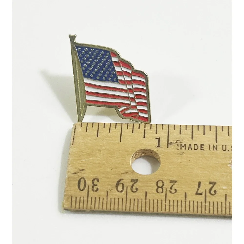USA Waving American Flag‎ Enamel Lapel Pin